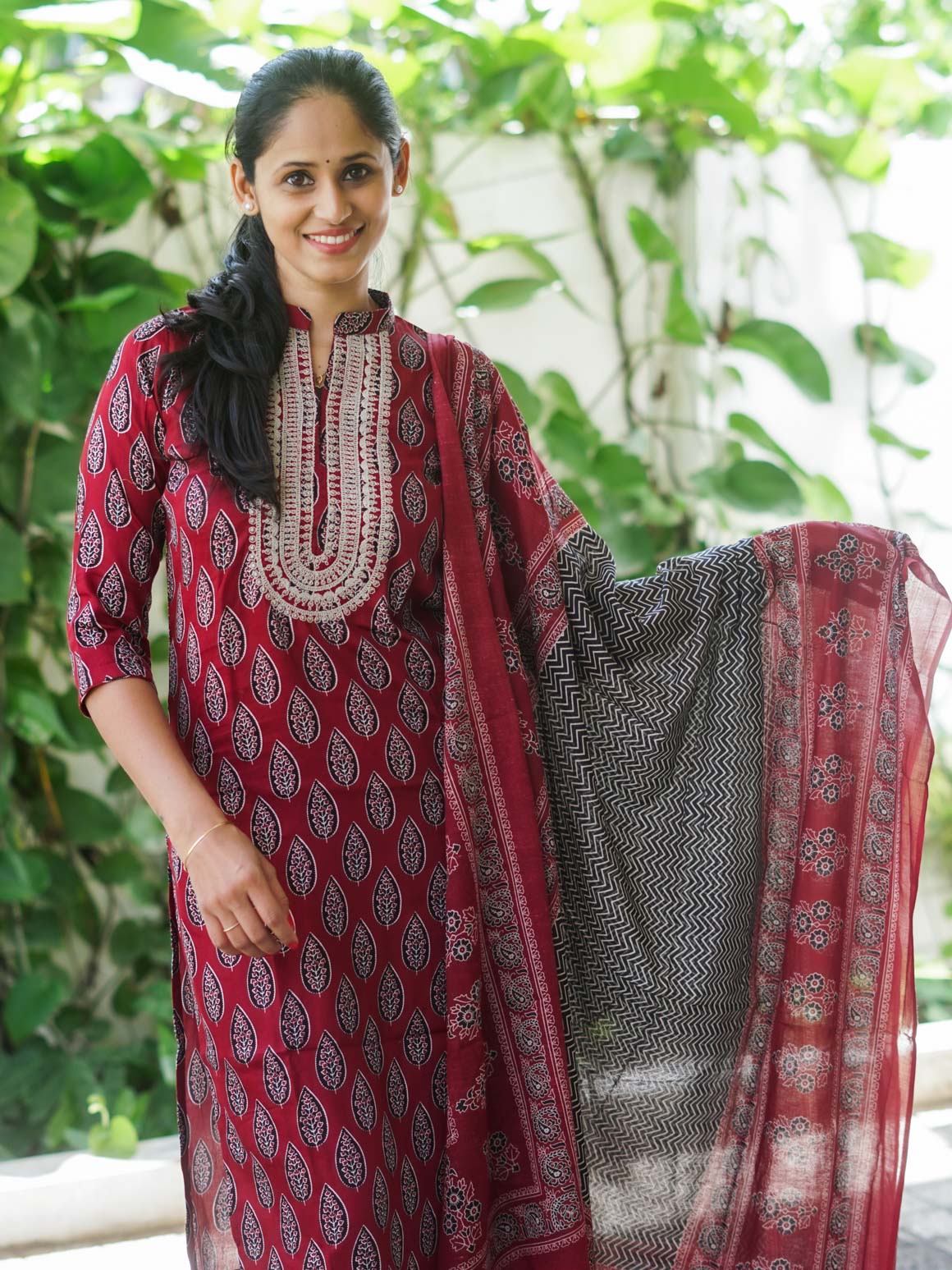 AHAANA - RED AND BLACK  OFFICE WEARS- MUL COTTON - SALWAR SUIT WITH DUPATTA - LABEL ZIVARA