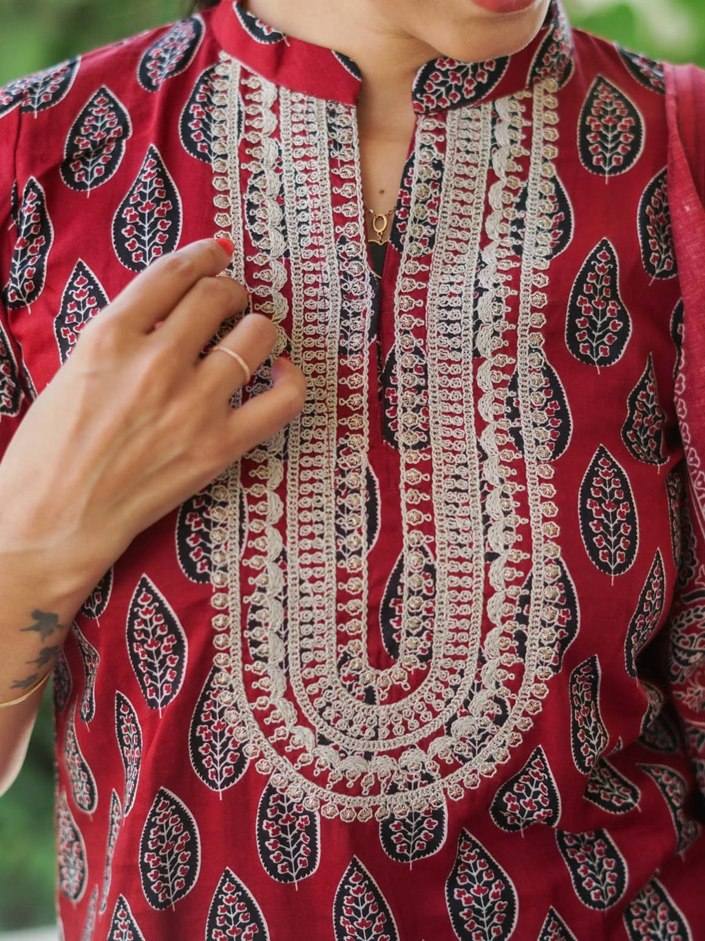 AHAANA - RED AND BLACK  OFFICE WEARS- MUL COTTON - SALWAR SUIT WITH DUPATTA - LABEL ZIVARA