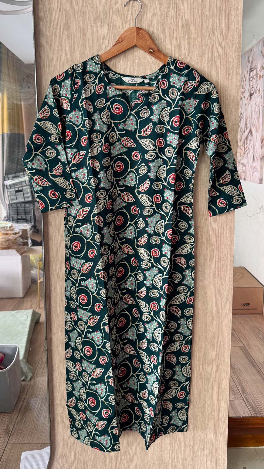ANVI -  EMERALD GREEN FLORAL  - Trending print VISCOSE straight cut kurti for office wear - LABEL ZIVARA