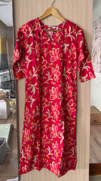 ANVI - PINK BLOOM FLORAL  - Trending print VISCOSE straight cut kurti for office wear - LABEL ZIVARA